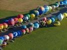  - Photo réf. E128563 - Lorraine Mondial Air Ballons 2013 : Vol du Jeudi 1 Aot le matin lors du Record Mondial de Dcollage en Ligne. (The Great Line, In-line Mass Ascent)