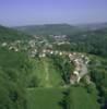 Photos aériennes de "Moselle" - Photo réf. 059103 - Le Bourg encastr dans la valle s'tend le long de la moselle.