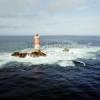 Photos aériennes de "archipel" - Photo réf. 0242 - Situ au sud de l'archipel de Molne (Finistre), le phare des Pierres Noires culmine  28 mtres.