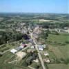 Photos aériennes de "Place" - Photo réf. 10977 - Typique village de la France d'autrefois, avec ses commerces groups sur la place, ce chef-lieu de canton affiche ses particularits comme autant d'attraits.