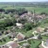 Photos aériennes de "Doubs" - Photo réf. 16412 - Sur le revers occidental d'un coteau, entre la rive gauche du Doubs et la fort de Chaux, le village offre un cadre de vie agrable.