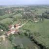 Photos aériennes de "Seille" - Photo réf. 23272 - Le village trs tendu de Frangy-en-Bresse marque la limite entre Bresse et Jura. Parcouru par de nombreux cours d'eau dont la Seille, son habitat typique n'en finit pas de sduire.