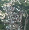 Photos aériennes de "ï¿½cluse" - Photo réf. 9794 - Au fond d'une cluse composant un site curieux, la ville s'tire sur prs de 3 km au fond de la valle de la Bienne.