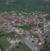 Photos aériennes de "Charmes" - Photo réf. 37678 - Nombreux sont les citadins qui ont succomb aux charmes de cette commune, pour son cadre exceptionnel, au milieu des vignes.