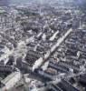 Photos aériennes de "Place" - Photo réf. 42861 - En tout premier plan, la place du Gnral de Gaulle, et derrire : la place du Martroi.