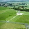 Photos aériennes de "memorial" - Photo réf. 61358 - Ce monument voque la bataille de la crte de Vimy (Pas-de-Calais) et a demand 11 ans de travail au sculpteur W. Seymour Allward.