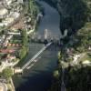 Photos aériennes de "Moulin" - Photo réf. N001711 - Pont datant du moyen-ge; au premier plan, le moulin.