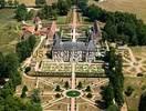 Photos aériennes de "francaise" - Photo réf. T041263 - Situ  Curbigny (Sane-et-Loire), le chteau de Dre de style Louis XV et ses jardins  la Franaise.