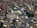 Photos aériennes de "Tour" - Photo réf. T049743 - La place de la Libration et la mairie installe dans le Palais des Ducs de Bourgogne. La tour Philippe Le Bon domine la ville.