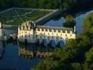 Photos aériennes de "reflet" - Photo réf. T055223 - Le Chteau de Chenonceau fait partie du Val de Loire class au Patrimoine Mondial de l'UNESCO.