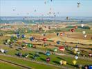Photos aériennes de "montgolfiere" - Photo réf. U091659 - Record Mondial de dcollage en ligne : 329 montgolfires le Dimanche 26 Juillet 2009.