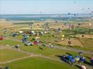 Photos aériennes de "montgolfiere" - Photo réf. U091663 - Record Mondial de dcollage en ligne : 329 montgolfires le Dimanche 26 Juillet 2009.