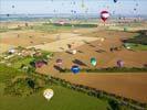 Photos aériennes de "montgolfiere" - Photo réf. U091693 - Dimanche 26-07-2009 : Vol du Record du Monde de Dcollage en Ligne : 329 Montgolfires.