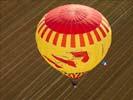 Photos aériennes de "montgolfiere" - Photo réf. U092162 - Une montgolfire lors du Lorraine Mondial Air Ballons 2009 sur la base de Chambley-Bussires, Meurthe-et-Moselle.