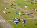 Photos aériennes de "2009" - Photo réf. U092176 - Des montgolfires lors du Lorraine Mondial Air Ballons 2009 sur la base de Chambley-Bussires, Meurthe-et-Moselle.