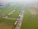 Photos aériennes de "2011" - Photo réf. U112014 - Record Mondial de dcollage en ligne : 343 montgolfires le Mercredi 27 Juillet 2011.