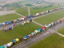 Photos aériennes - Mondial Air Ballons 2011 - Photo réf. U112026 - Record Mondial de dcollage en ligne : 343 montgolfires le Mercredi 27 Juillet 2011.