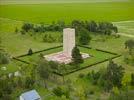 Photos aériennes de "memorial" - Photo réf. E135239 - Ce monument commmore les combats o 70 000 soldats amricains furent engags en Champagne.