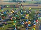 Photos aériennes de "montgolfiere" - Photo réf. E128461 - Lorraine Mondial Air Ballons 2013 : Vol du Mercredi 31 Juillet le soir lors du Record Mondial de Dcollage en Masse. (Greatest Mass Ascent)