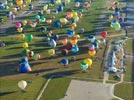 Photos aériennes de "montgolfiere" - Photo réf. E128462 - Lorraine Mondial Air Ballons 2013 : Vol du Mercredi 31 Juillet le soir lors du Record Mondial de Dcollage en Masse. (Greatest Mass Ascent)