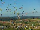 Photos aériennes de "montgolfiere" - Photo réf. E128494 - Lorraine Mondial Air Ballons 2013 : Vol du Mercredi 31 Juillet le soir lors du Record Mondial de Dcollage en Masse. (Greatest Mass Ascent)