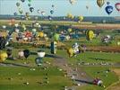 Photos aériennes de "montgolfiere" - Photo réf. E128501 - Lorraine Mondial Air Ballons 2013 : Vol du Mercredi 31 Juillet le soir lors du Record Mondial de Dcollage en Masse. (Greatest Mass Ascent)