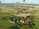 Photos aériennes de "montgolfiere" - Photo réf. E128514 - Lorraine Mondial Air Ballons 2013 : Vol du Mercredi 31 Juillet le soir lors du Record Mondial de Dcollage en Masse. (Greatest Mass Ascent)