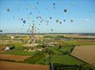 Photos aériennes de "montgolfiere" - Photo réf. E128518 - Lorraine Mondial Air Ballons 2013 : Vol du Mercredi 31 Juillet le soir lors du Record Mondial de Dcollage en Masse. (Greatest Mass Ascent)