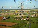 Photos aériennes de "montgolfiere" - Photo réf. E128519 - Lorraine Mondial Air Ballons 2013 : Vol du Mercredi 31 Juillet le soir lors du Record Mondial de Dcollage en Masse. (Greatest Mass Ascent)