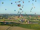 Photos aériennes de "montgolfiere" - Photo réf. E128523 - Lorraine Mondial Air Ballons 2013 : Vol du Mercredi 31 Juillet le soir lors du Record Mondial de Dcollage en Masse. (Greatest Mass Ascent)