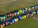Photos aériennes de "montgolfiere" - Photo réf. E128565 - Lorraine Mondial Air Ballons 2013 : Vol du Jeudi 1 Aot le matin lors du Record Mondial de Dcollage en Ligne. (The Great Line, In-line Mass Ascent)