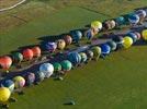 Photos aériennes de "montgolfiere" - Photo réf. E128567 - Lorraine Mondial Air Ballons 2013 : Vol du Jeudi 1 Aot le matin lors du Record Mondial de Dcollage en Ligne. (The Great Line, In-line Mass Ascent)