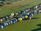 Photos aériennes de "montgolfiere" - Photo réf. E128568 - Lorraine Mondial Air Ballons 2013 : Vol du Jeudi 1 Aot le matin lors du Record Mondial de Dcollage en Ligne. (The Great Line, In-line Mass Ascent)