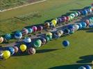 Photos aériennes de "montgolfiere" - Photo réf. E128569 - Lorraine Mondial Air Ballons 2013 : Vol du Jeudi 1 Aot le matin lors du Record Mondial de Dcollage en Ligne. (The Great Line, In-line Mass Ascent)