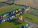 Photos aériennes de "montgolfiere" - Photo réf. E128571 - Lorraine Mondial Air Ballons 2013 : Vol du Jeudi 1 Aot le matin lors du Record Mondial de Dcollage en Ligne. (The Great Line, In-line Mass Ascent)