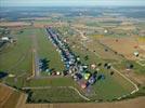 Photos aériennes de "montgolfiere" - Photo réf. E128574 - Lorraine Mondial Air Ballons 2013 : Vol du Jeudi 1 Aot le matin lors du Record Mondial de Dcollage en Ligne. (The Great Line, In-line Mass Ascent)