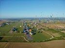 Photos aériennes de "montgolfiere" - Photo réf. E128579 - Lorraine Mondial Air Ballons 2013 : Vol du Jeudi 1 Aot le matin lors du Record Mondial de Dcollage en Ligne. (The Great Line, In-line Mass Ascent)