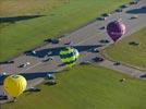 Photos aériennes de "montgolfiere" - Photo réf. E128591 - Lorraine Mondial Air Ballons 2013 : Vol du Jeudi 1 Aot le matin lors du Record Mondial de Dcollage en Ligne. (The Great Line, In-line Mass Ascent)