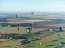 Photos aériennes de "montgolfiere" - Photo réf. E128592 - Lorraine Mondial Air Ballons 2013 : Vol du Jeudi 1 Aot le matin lors du Record Mondial de Dcollage en Ligne. (The Great Line, In-line Mass Ascent)