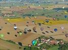 Photos aériennes de "montgolfiere" - Photo réf. E128596 - Lorraine Mondial Air Ballons 2013 : Vol du Jeudi 1 Aot le matin lors du Record Mondial de Dcollage en Ligne. (The Great Line, In-line Mass Ascent)