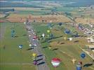 Photos aériennes de "montgolfiere" - Photo réf. E128599 - Lorraine Mondial Air Ballons 2013 : Vol du Jeudi 1 Aot le matin lors du Record Mondial de Dcollage en Ligne. (The Great Line, In-line Mass Ascent)