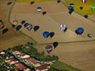 Photos aériennes de "montgolfiere" - Photo réf. E128603 - Lorraine Mondial Air Ballons 2013 : Vol du Jeudi 1 Aot le matin lors du Record Mondial de Dcollage en Ligne. (The Great Line, In-line Mass Ascent)