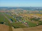 Photos aériennes de "montgolfiere" - Photo réf. E128650 - Lorraine Mondial Air Ballons 2013 : Vol du Jeudi 1 Aot le matin lors du Record Mondial de Dcollage en Ligne. (The Great Line, In-line Mass Ascent)