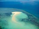 Photos aériennes de "blanc" - Photo réf. E143550 - L'Ilot de sable blanc entour d'eau bleu paradisiaque