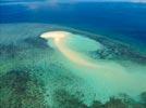 Photos aériennes de "blanc" - Photo réf. E143551 - L'Ilot de sable blanc entour d'eau bleu paradisiaque