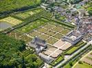 Photos aériennes de "francaise" - Photo réf. E151470 - Les jardins  la Franaise du Chteau de Villandry sont remarquables.