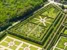 Photos aériennes de "francaise" - Photo réf. E151484 - Les jardins  la Franaise du Chteau de Villandry sont remarquables.