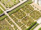 Photos aériennes de "francaise" - Photo réf. E151485 - Les jardins  la Franaise du Chteau de Villandry sont remarquables.