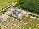 Photos aériennes de "francaise" - Photo réf. E151494 - Les jardins  la Franaise du Chteau de Villandry sont remarquables.