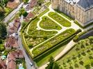 Photos aériennes de "parcs" - Photo réf. E153029 - Le Chteau de Hautefort et ses jardins  la Franaise